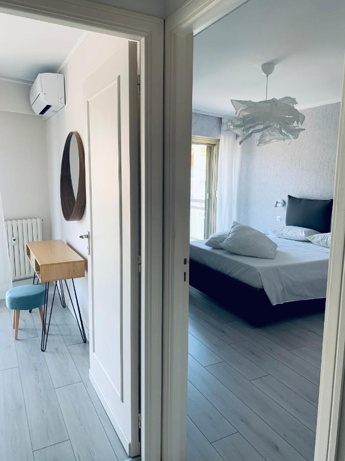 Appartement Le Schooner Roquebrune-Cap-Martin Bagian luar foto